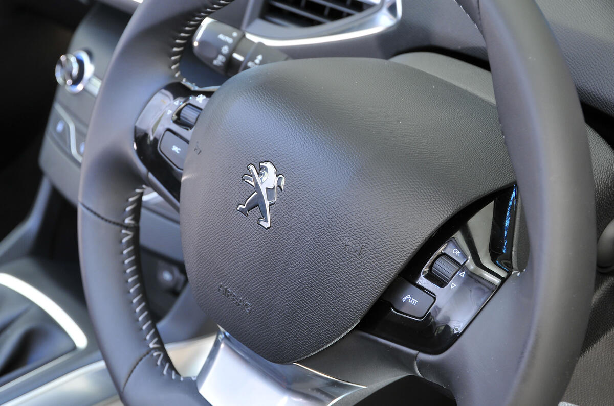 Peugeot 308 steering wheel