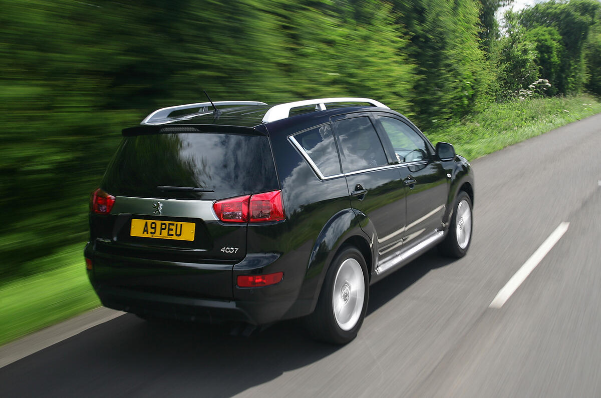 Peugeot 4007 rear quarter