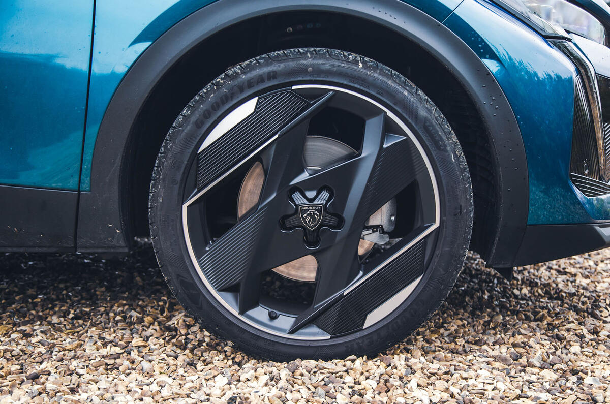 peugeot 408 review 2023 006 wheel peugeot 408 review 2023 006 wheel