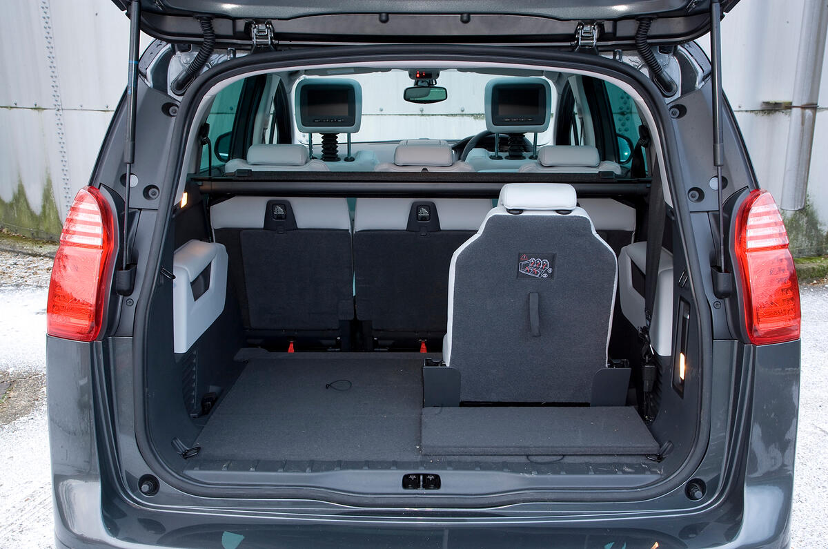 Peugeot 5008 interior | Autocar