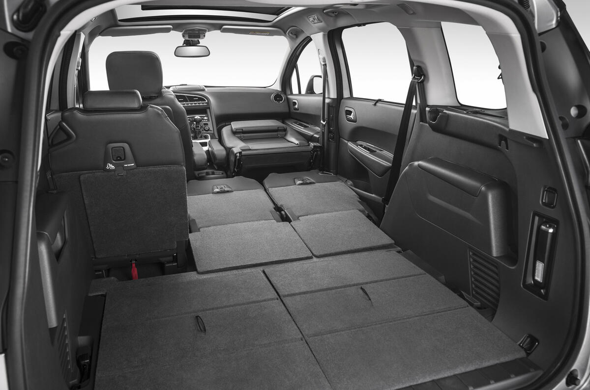 Peugeot 5008 rear space