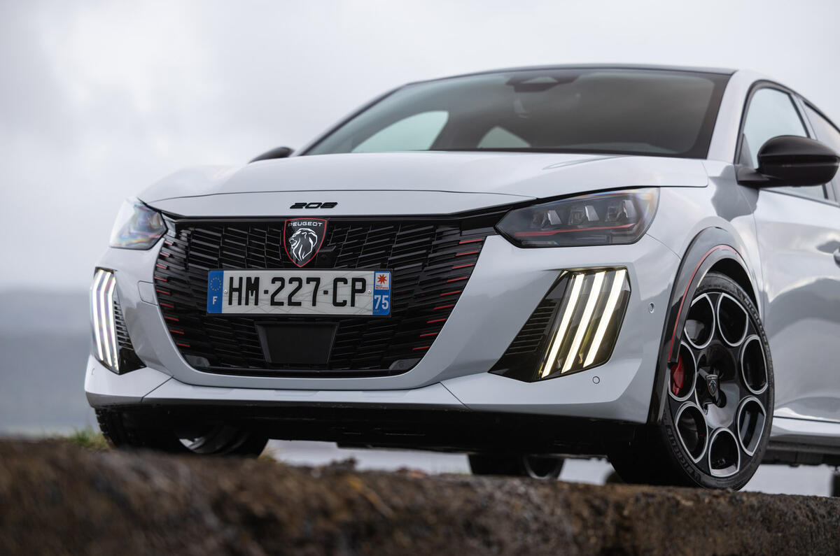 Peugeot e 208 GTi review 2026 030