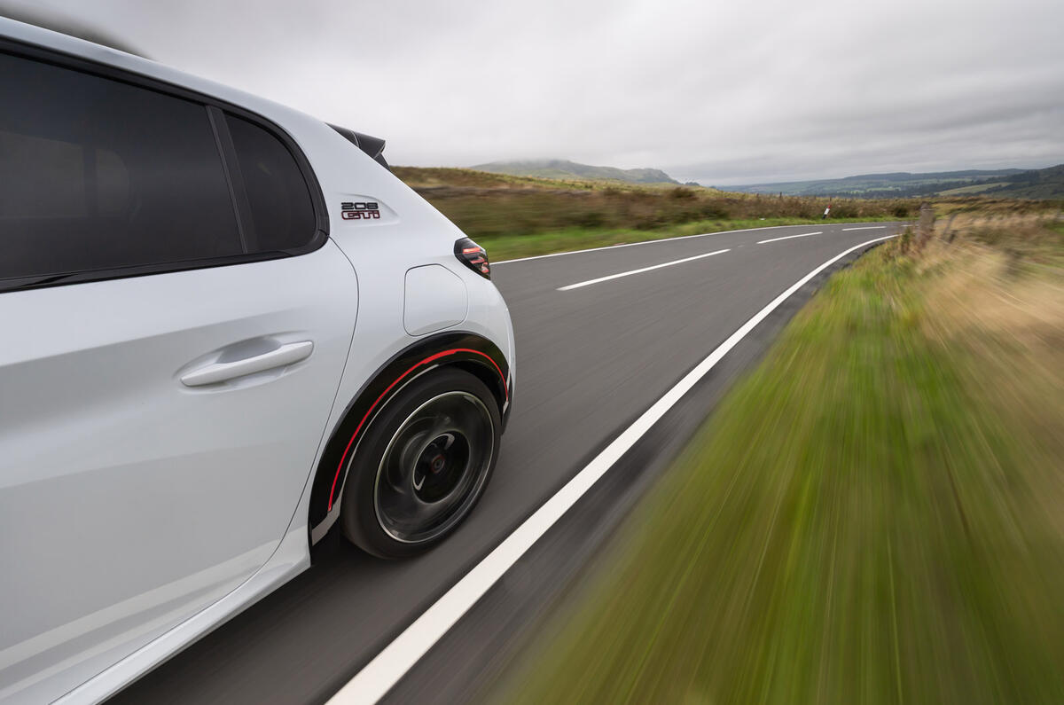 Peugeot e 208 GTi review 2026 032
