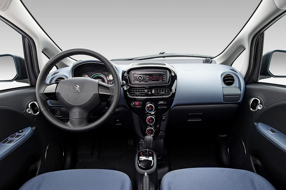 Peugeot iOn dashboard