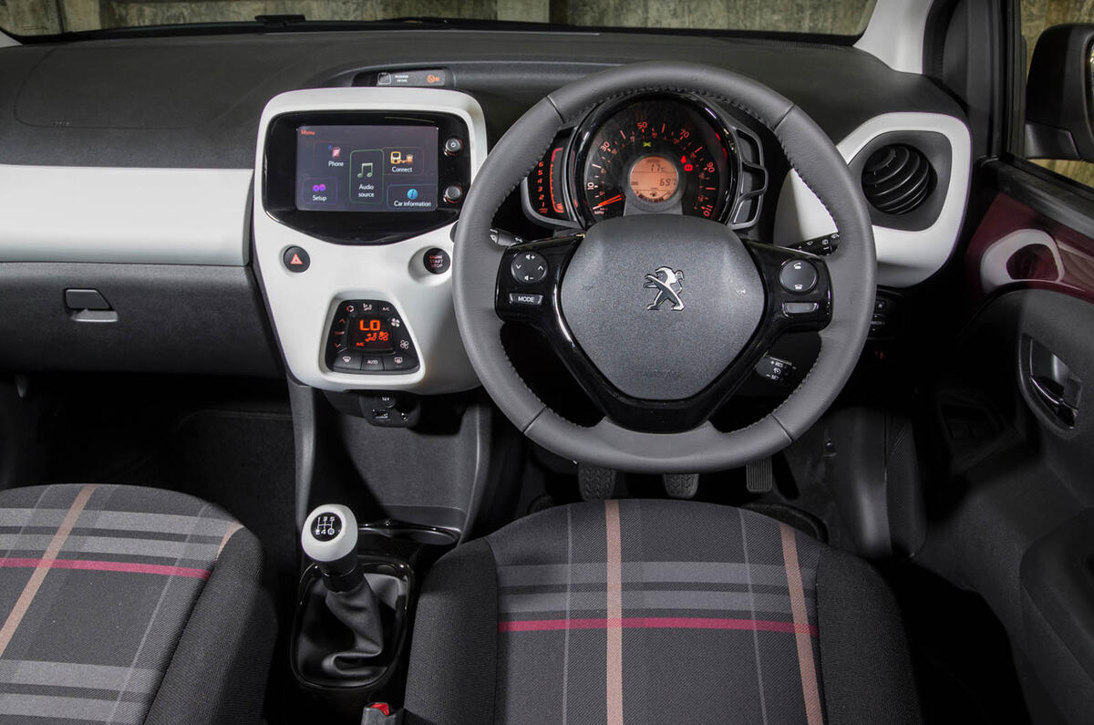 Peugeot 108 dashboard