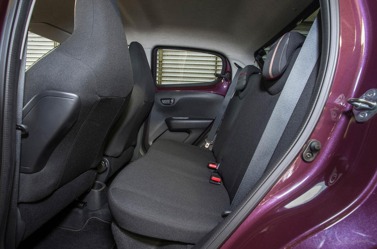 Peugeot 108 rear seats