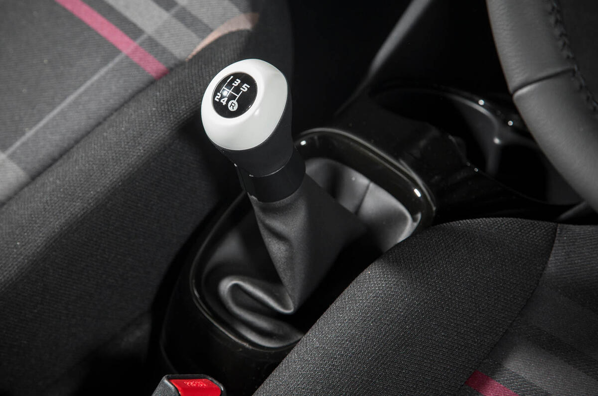 Peugeot 108 manual gearbox