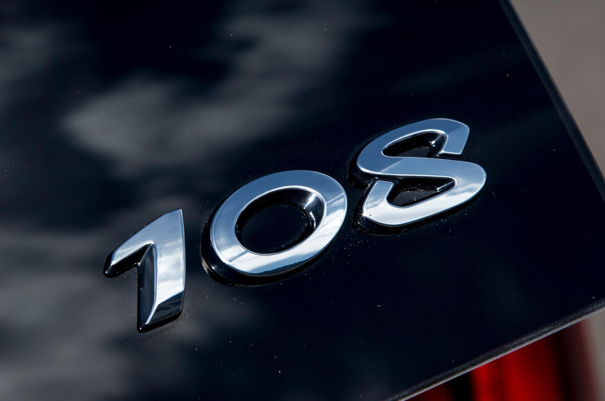 Peugeot 108 badging