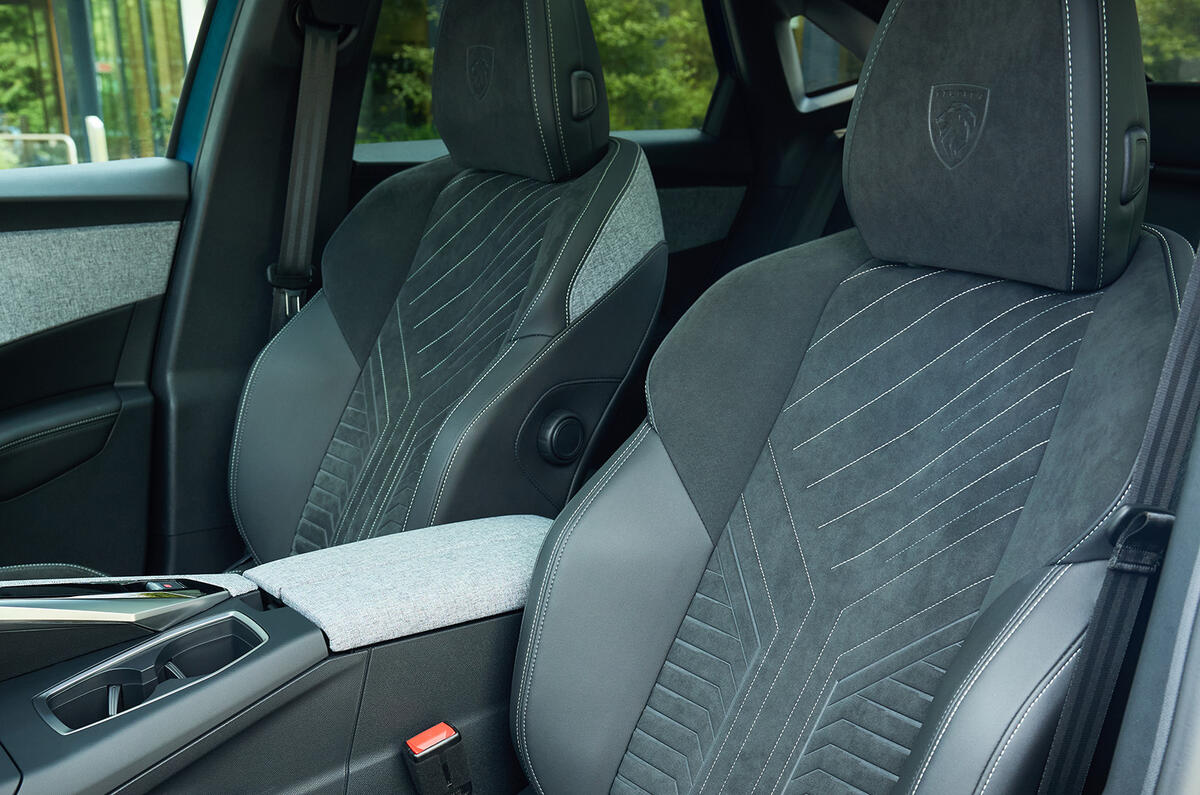 Peugeot 3008 Hybrid frontseats Peugeot 3008 Hybrid frontseats