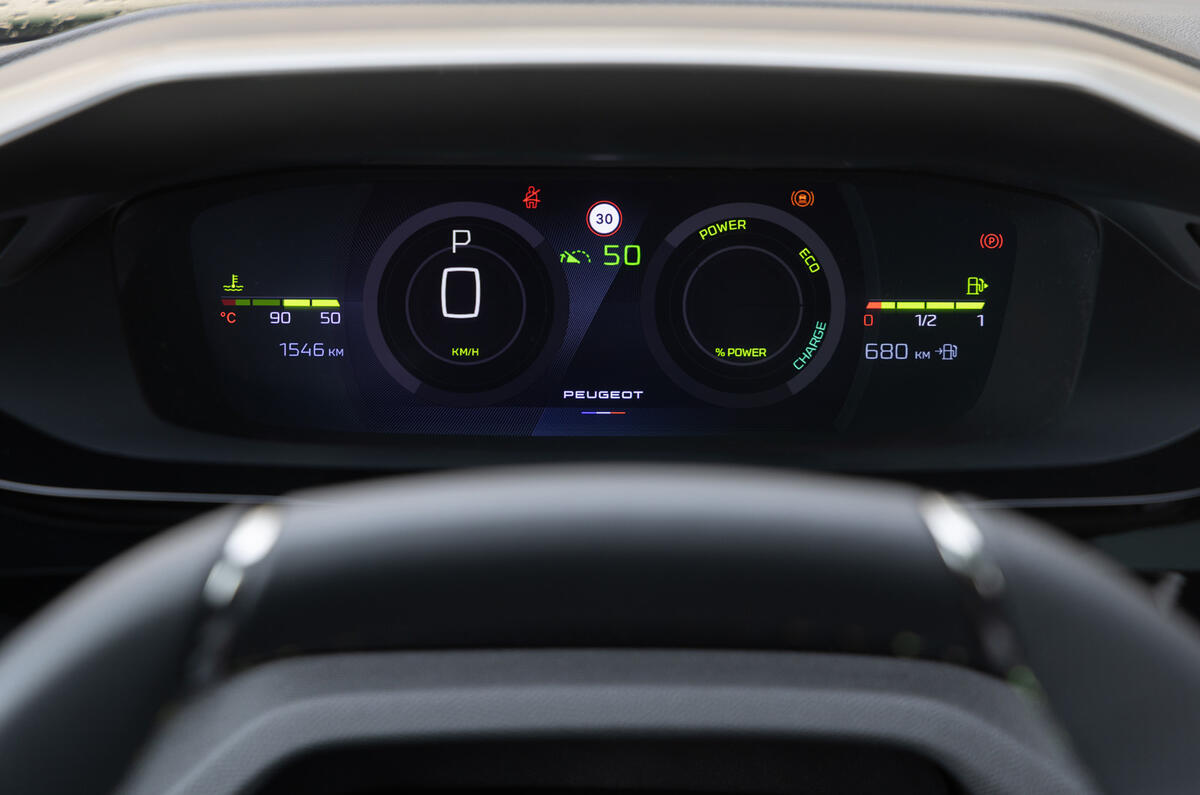 Peugeot 408 screens