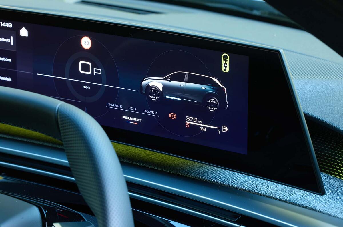 Peugeot 5008 hybrid interior screen Peugeot 5008 hybrid interior screen