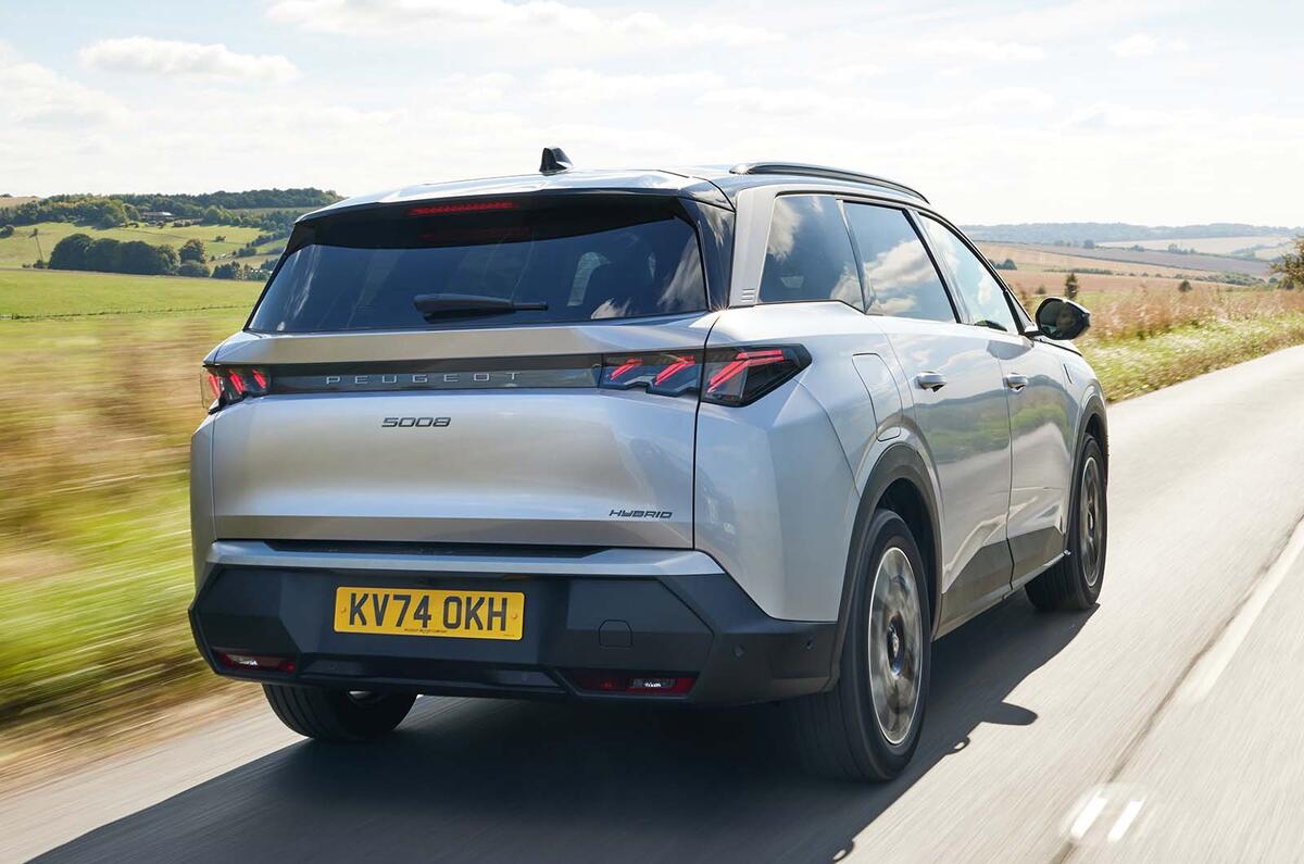 Peugeot 5008 hybrid rear three quarter tracking Peugeot 5008 hybrid rear three quarter tracking