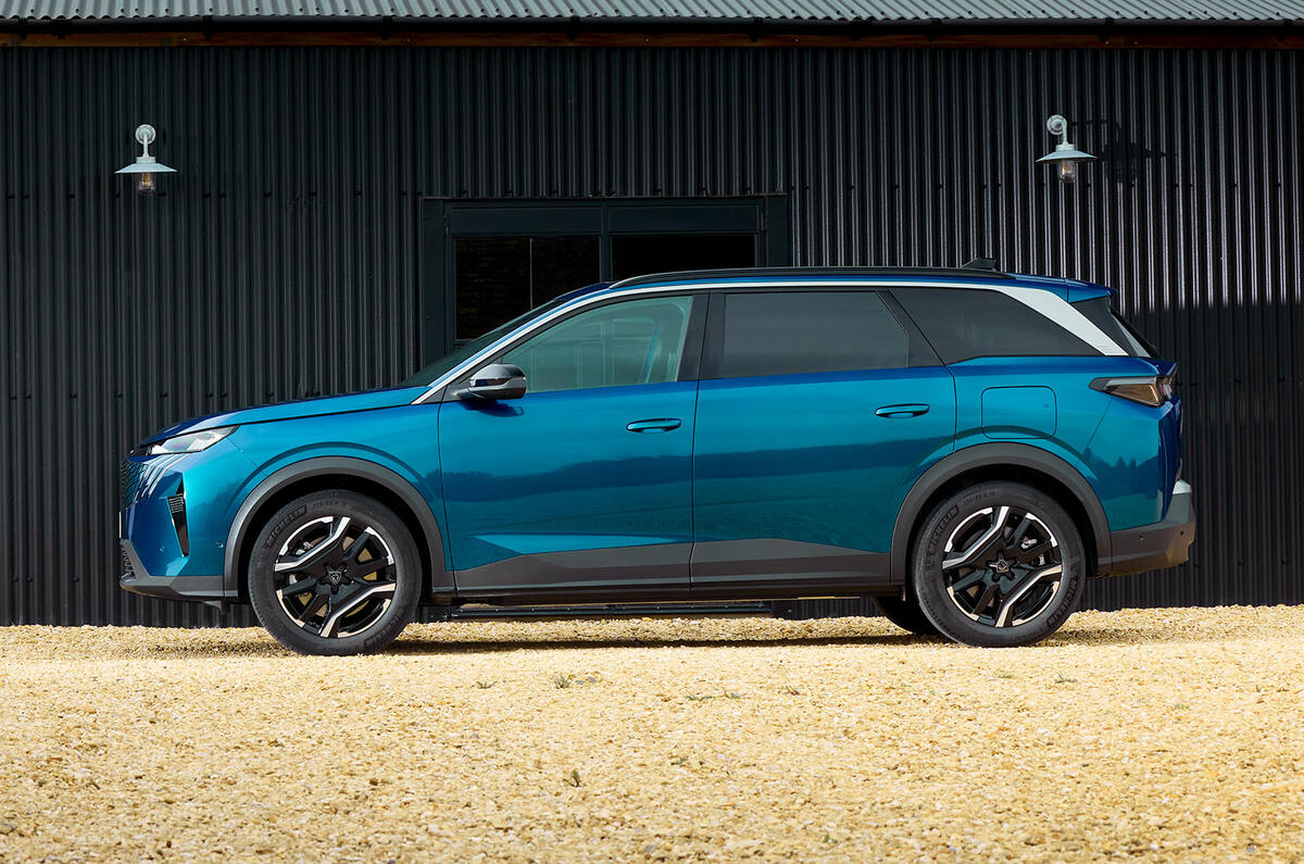 Peugeot e 5008 side static