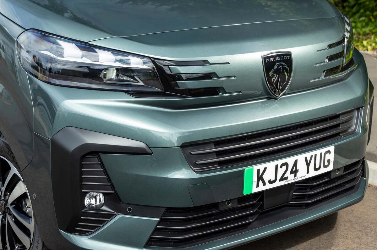 PEUGEOT ETRAVELLER 2024 UE DÉTAILS3