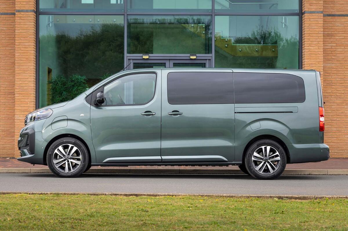 PEUGEOT ETRAVELLER 2024 UE EXT13