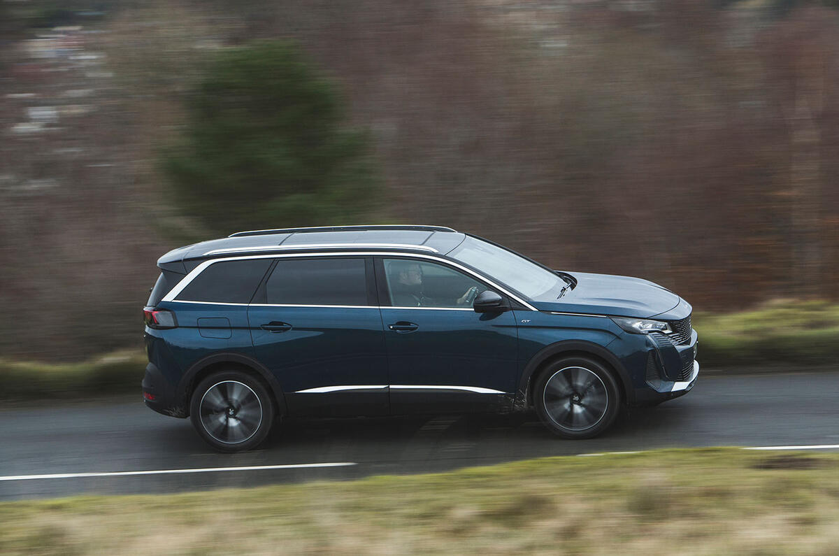 Peugeot 5008 Hybrid review 2024 02 side panning Peugeot 5008 Hybrid review 2024 02 side panning