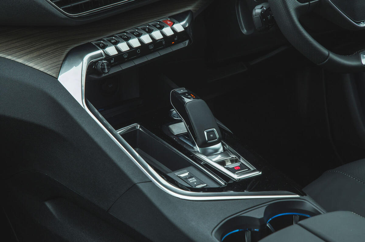 Peugeot 5008 Hybrid review 2024 11 centre console Peugeot 5008 Hybrid review 2024 11 centre console