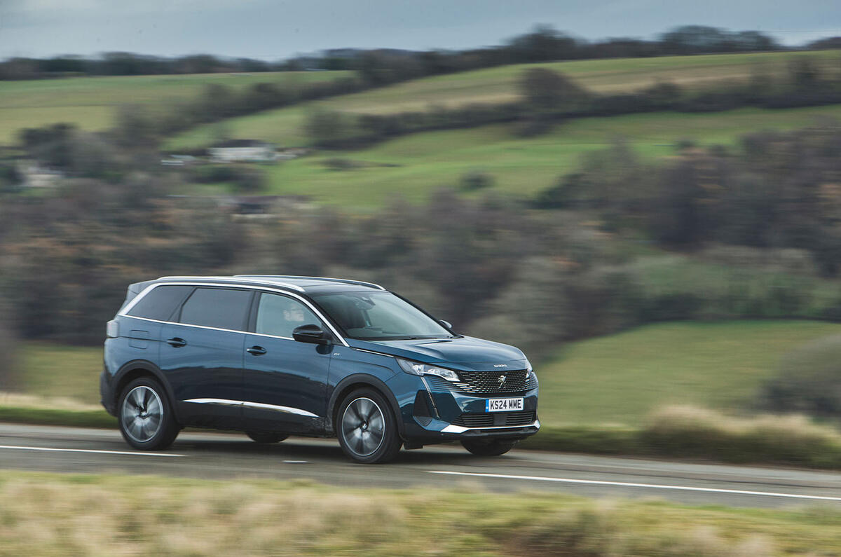 Peugeot 5008 Hybrid review 2024 16 panning Peugeot 5008 Hybrid review 2024 16 panning