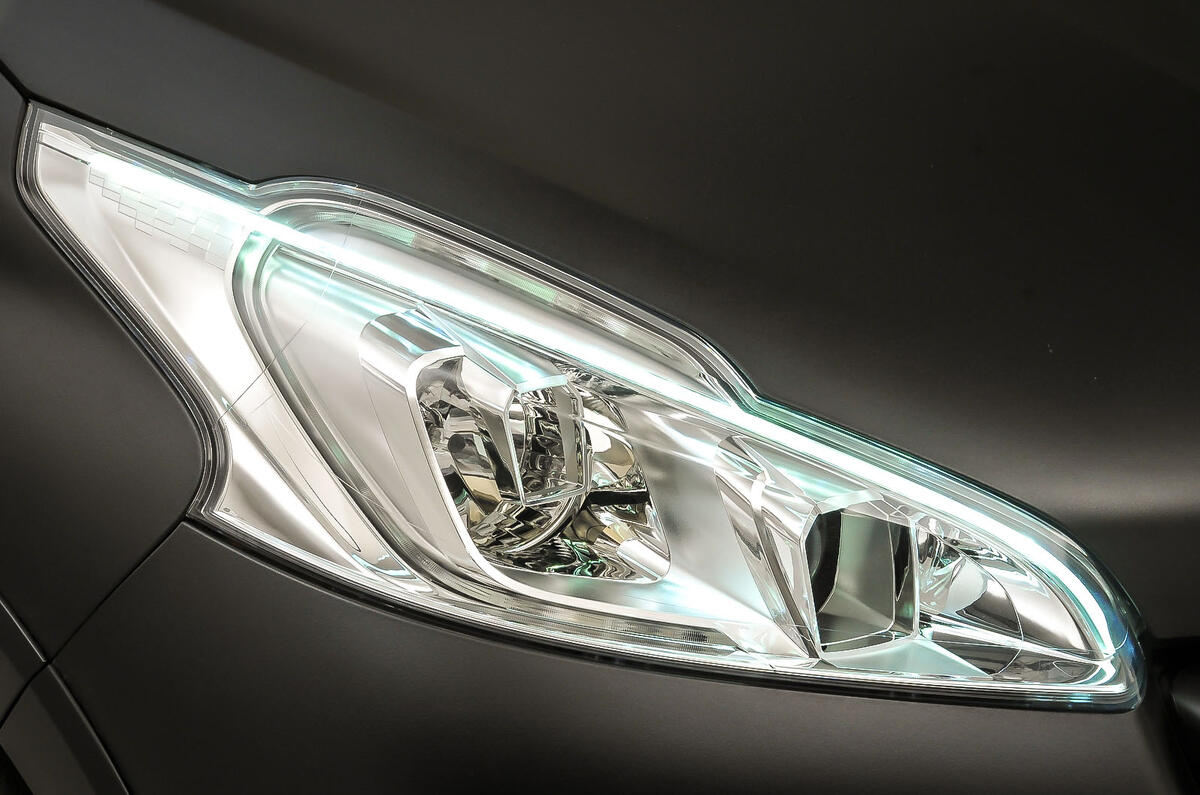 Peugeot 208 GTi 30th headlight