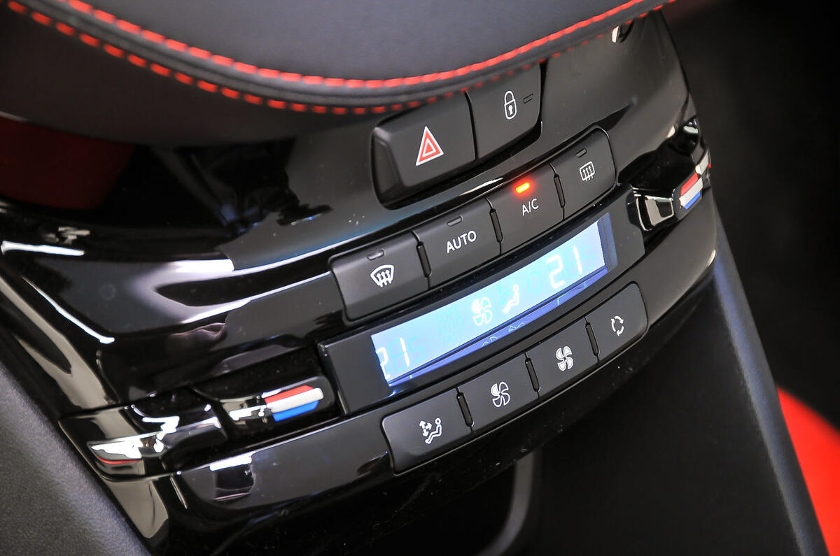 Peugeot 208 GTi climate control