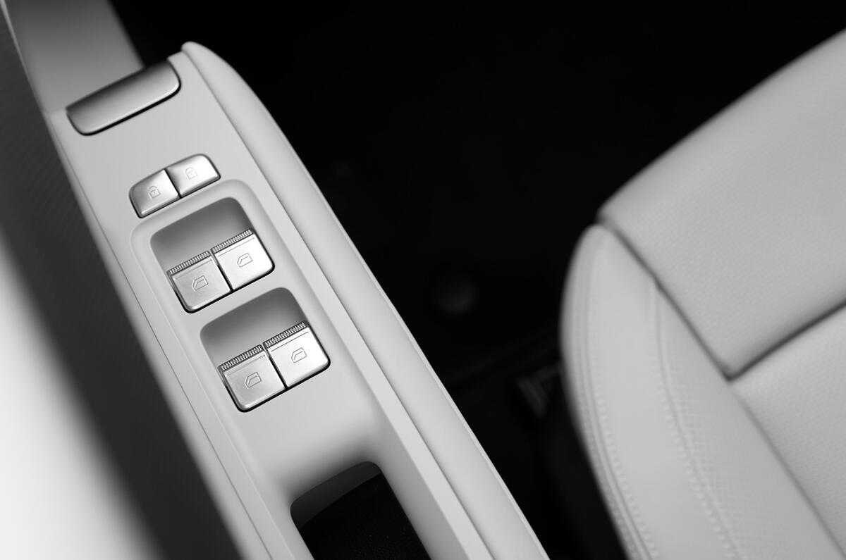 Polestar 4 SUV Dual Motor   Aurora 017