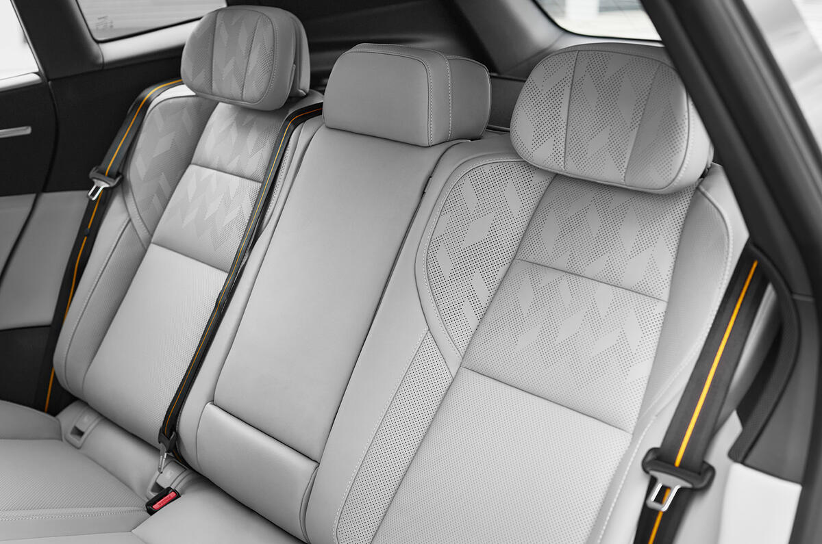 Polestar 4 SUV Dual Motor   Aurora 059