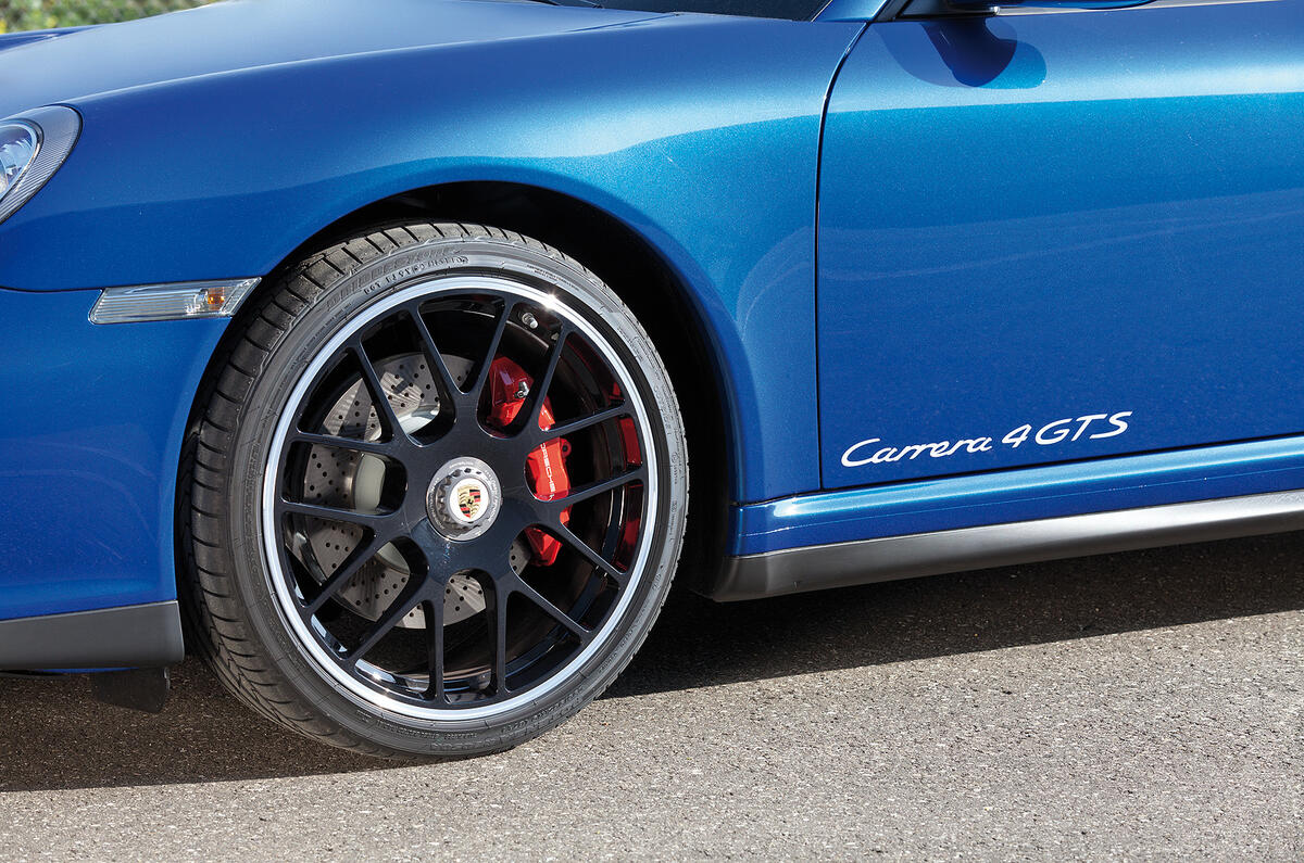 4WD 911 GTS announced