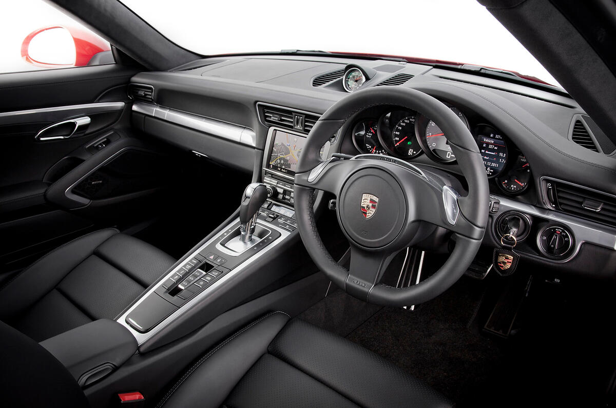 Porsche 911 dashboard