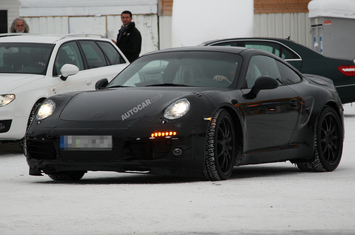 no title New Porsche 911 - spy video