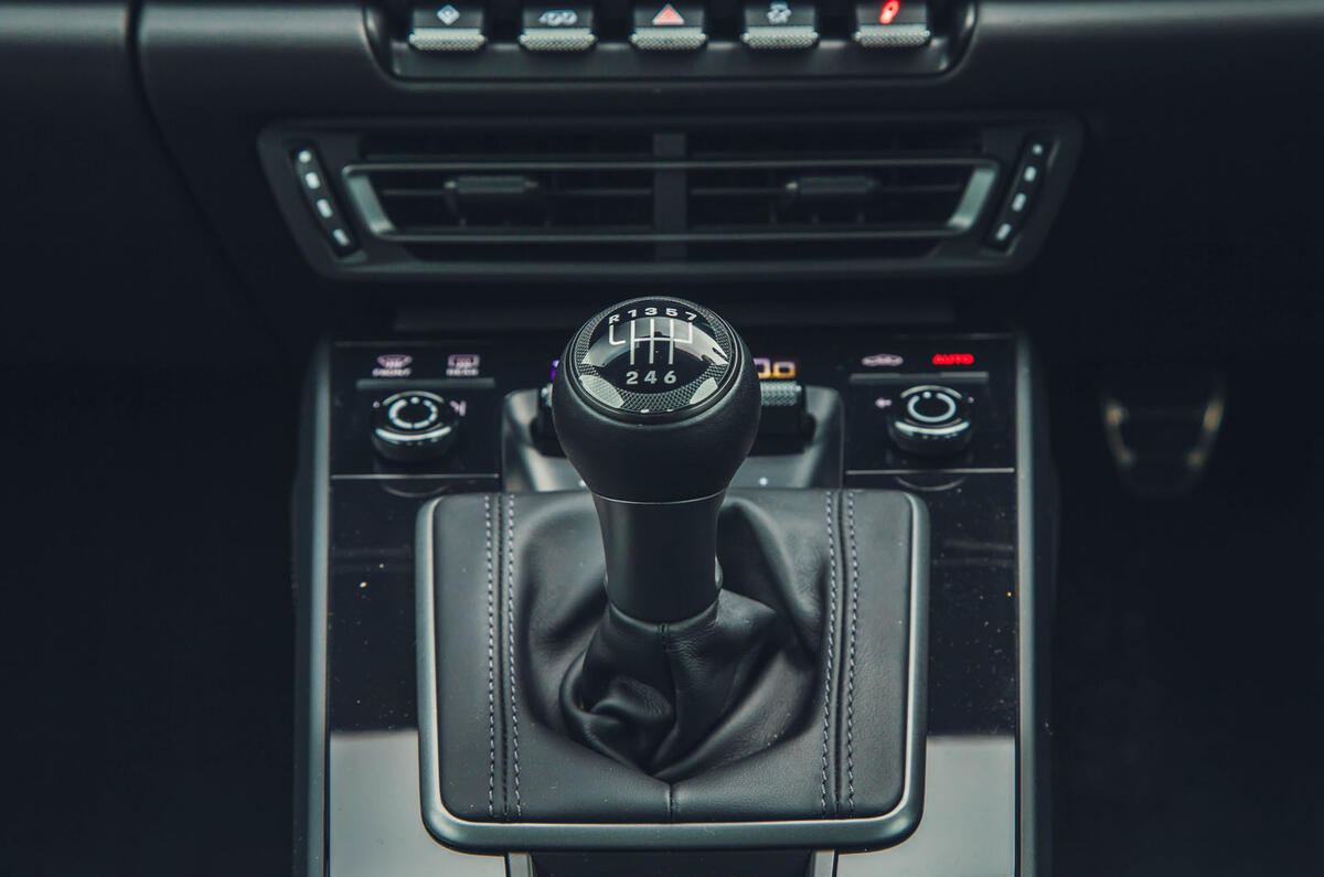 porsche 911 carerra t review 2023 14 gearbox porsche 911 carerra t review 2023 14 gearbox