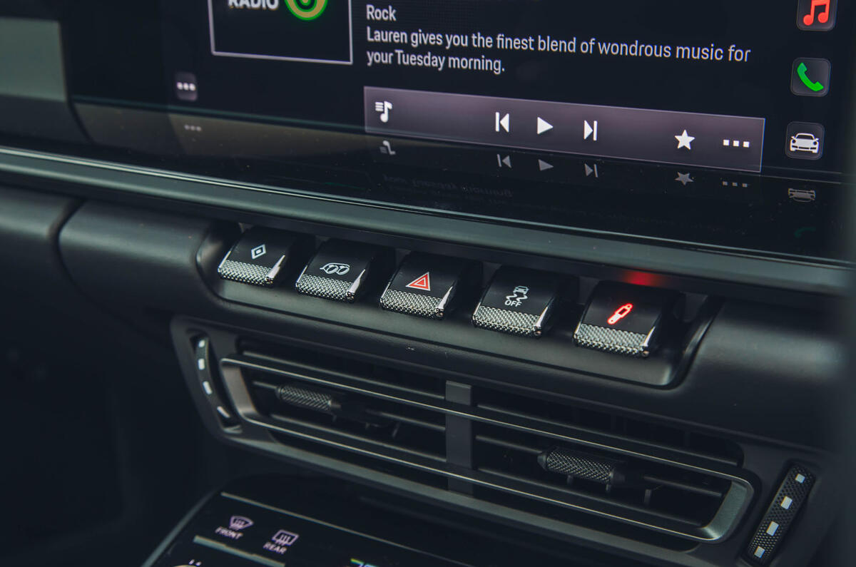 porsche 911 carerra t review 2023 18 buttons porsche 911 carerra t review 2023 18 buttons
