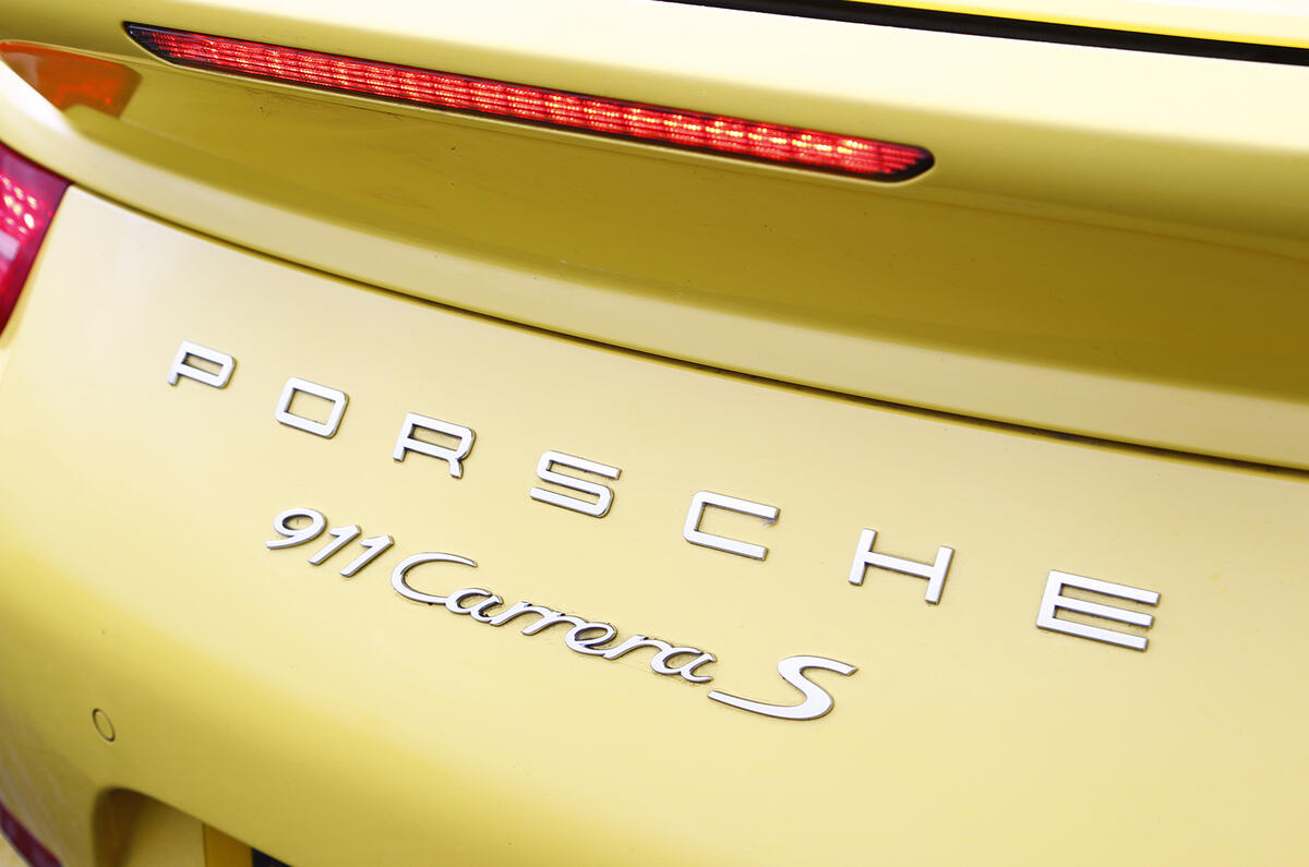 Porsche 911 badging