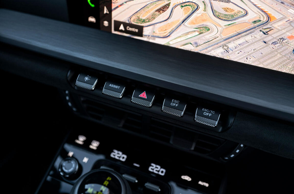 Porsche 911 GT3 review 2024 015 switchgear