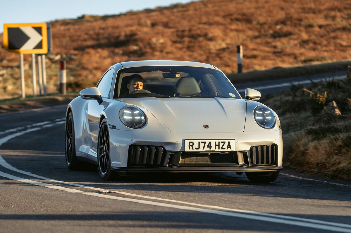 Porsche 911 GTS reveiw 2025 003