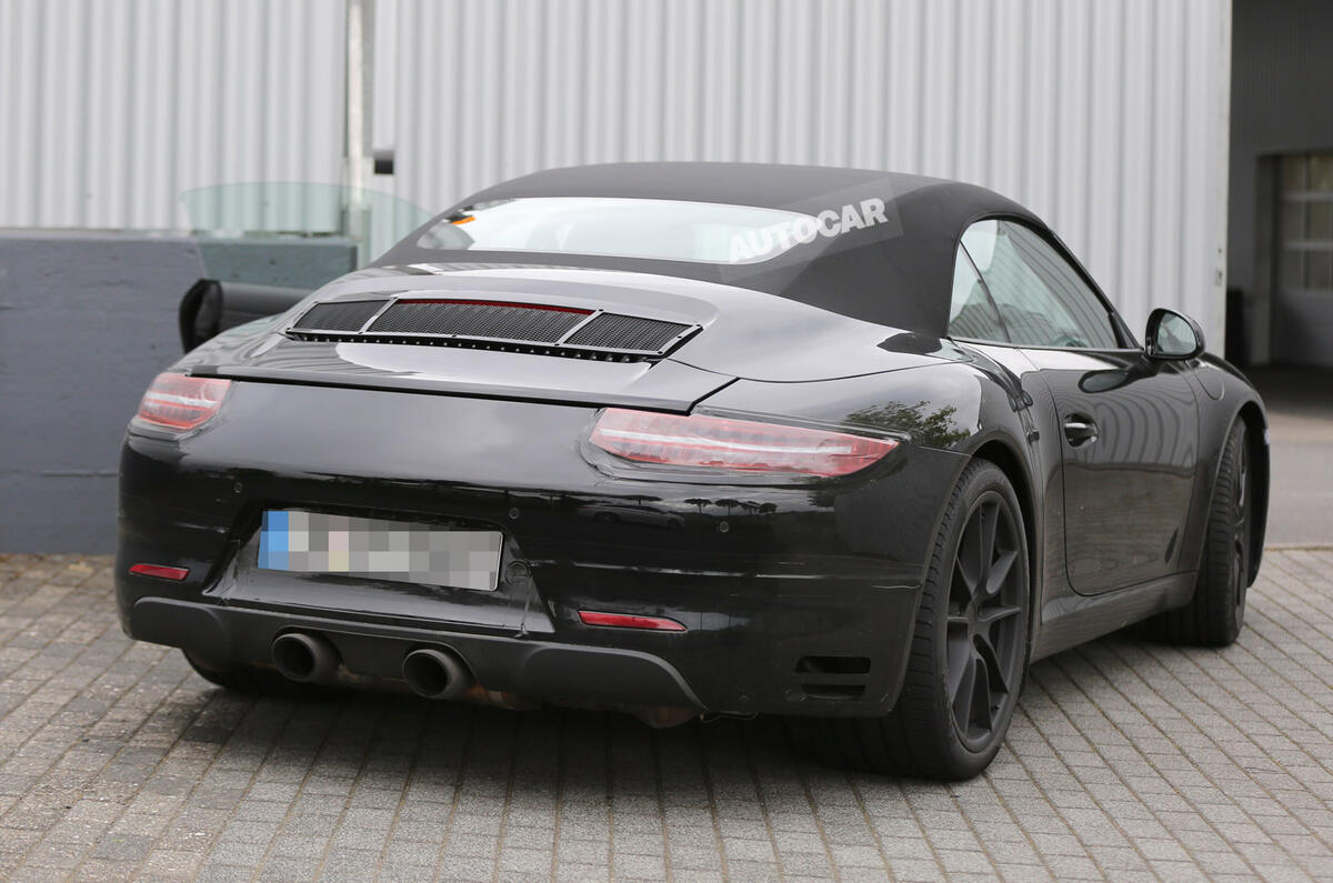 no title Porsche readies facelited 911 for 2015 launch