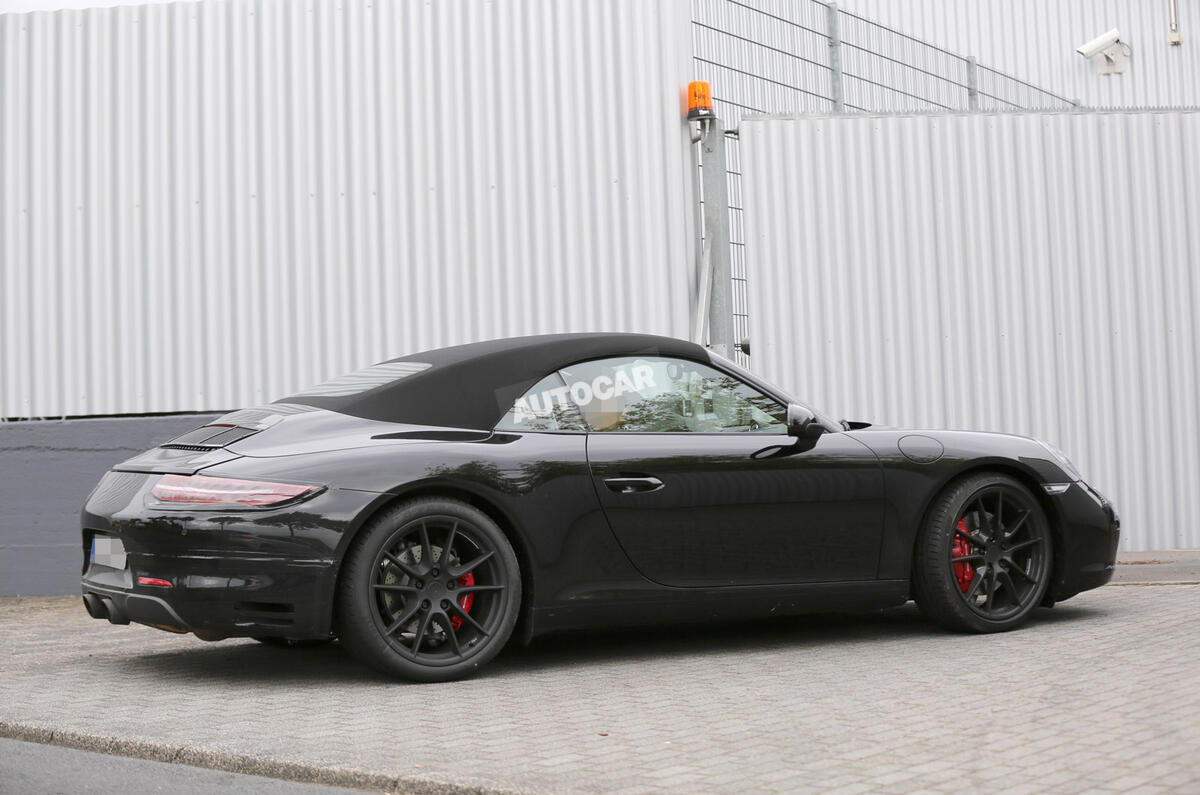 no title Porsche readies facelited 911 for 2015 launch