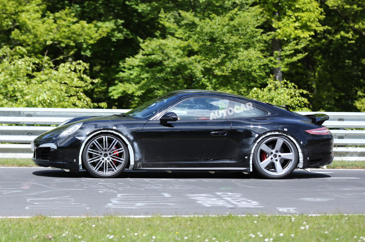 no title Porsche readies facelited 911 for 2015 launch