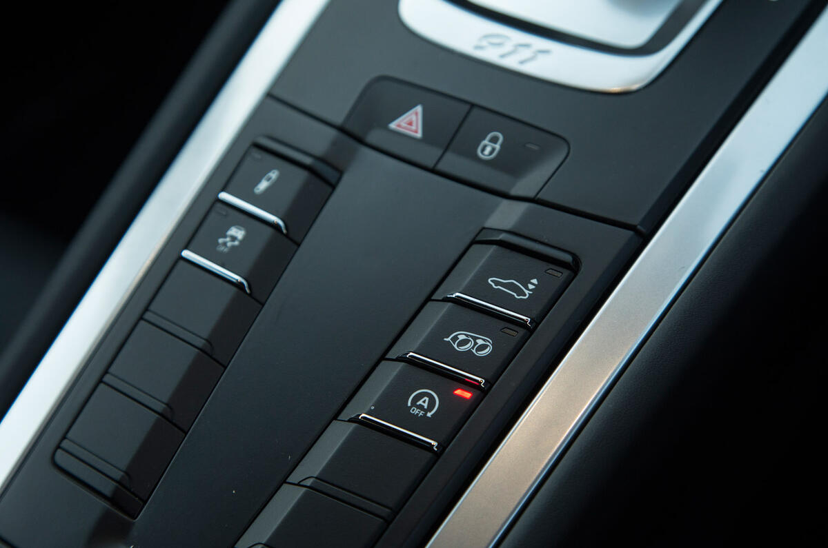 Porsche 911 switchgear