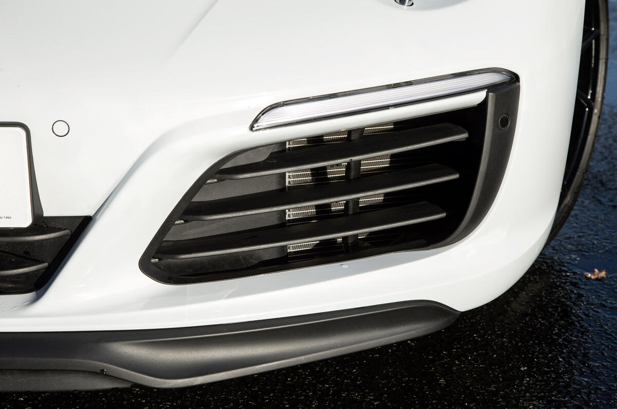 Porsche 911 front brake air intake