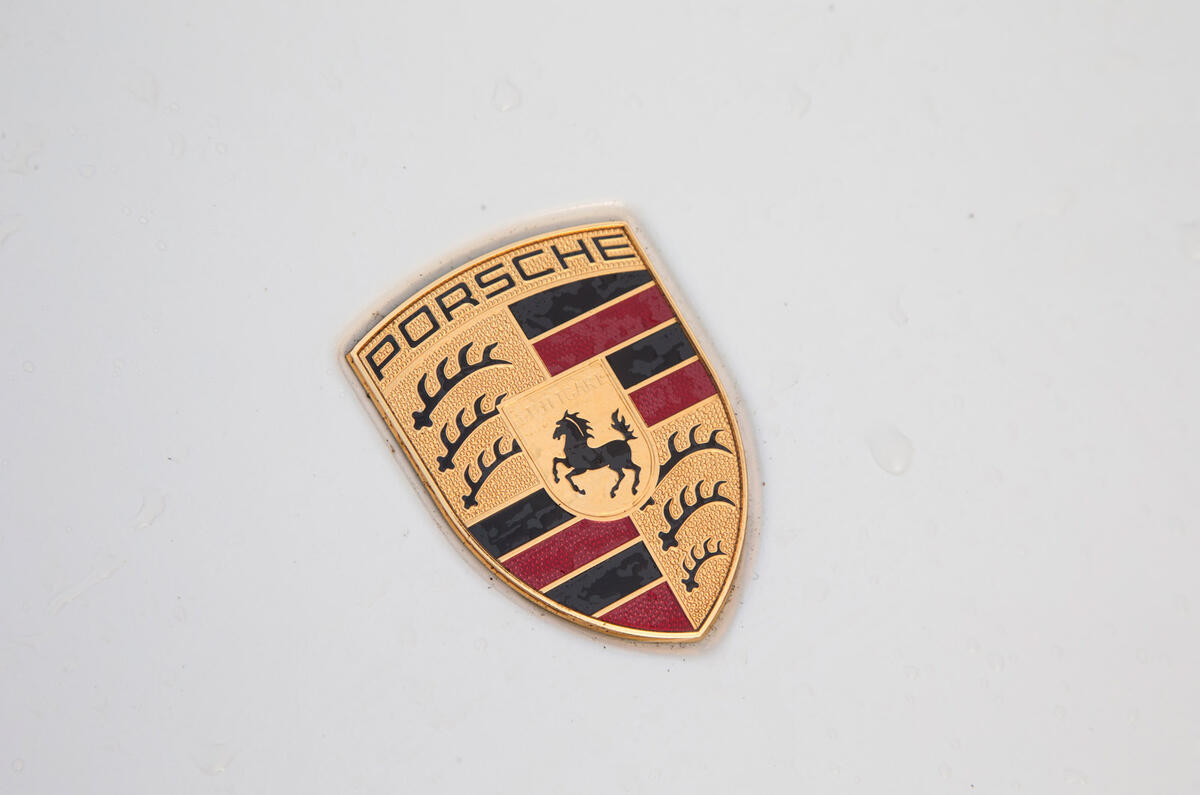 Porsche 911 enamel badge