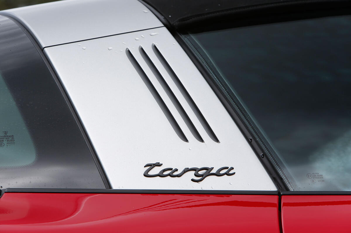Porsche 911 Targa badging