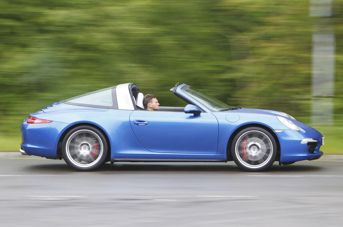 Rear-wheel drive Porsche 911 Targa