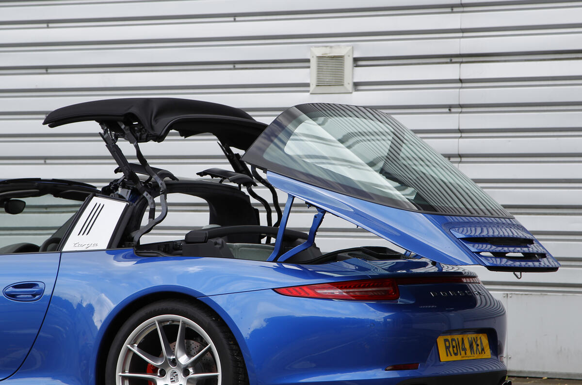 Porsche 911 Targa roof opening