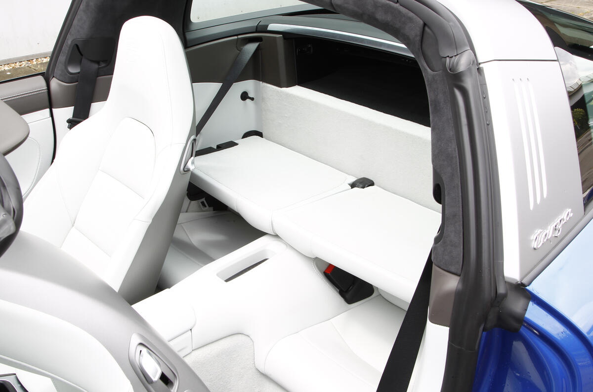 Porsche 911 Targa rear seats