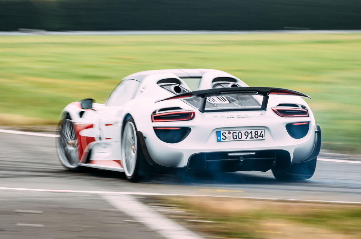 Porsche 918 Spyder Porsche 918 Spyder rear cornering