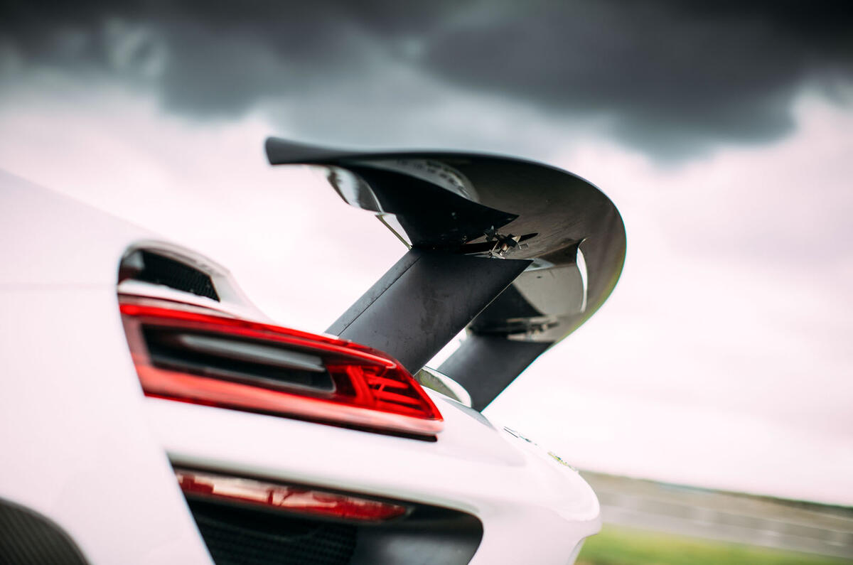 Porsche 918 Spyder Porsche 918 Spyder rear wing