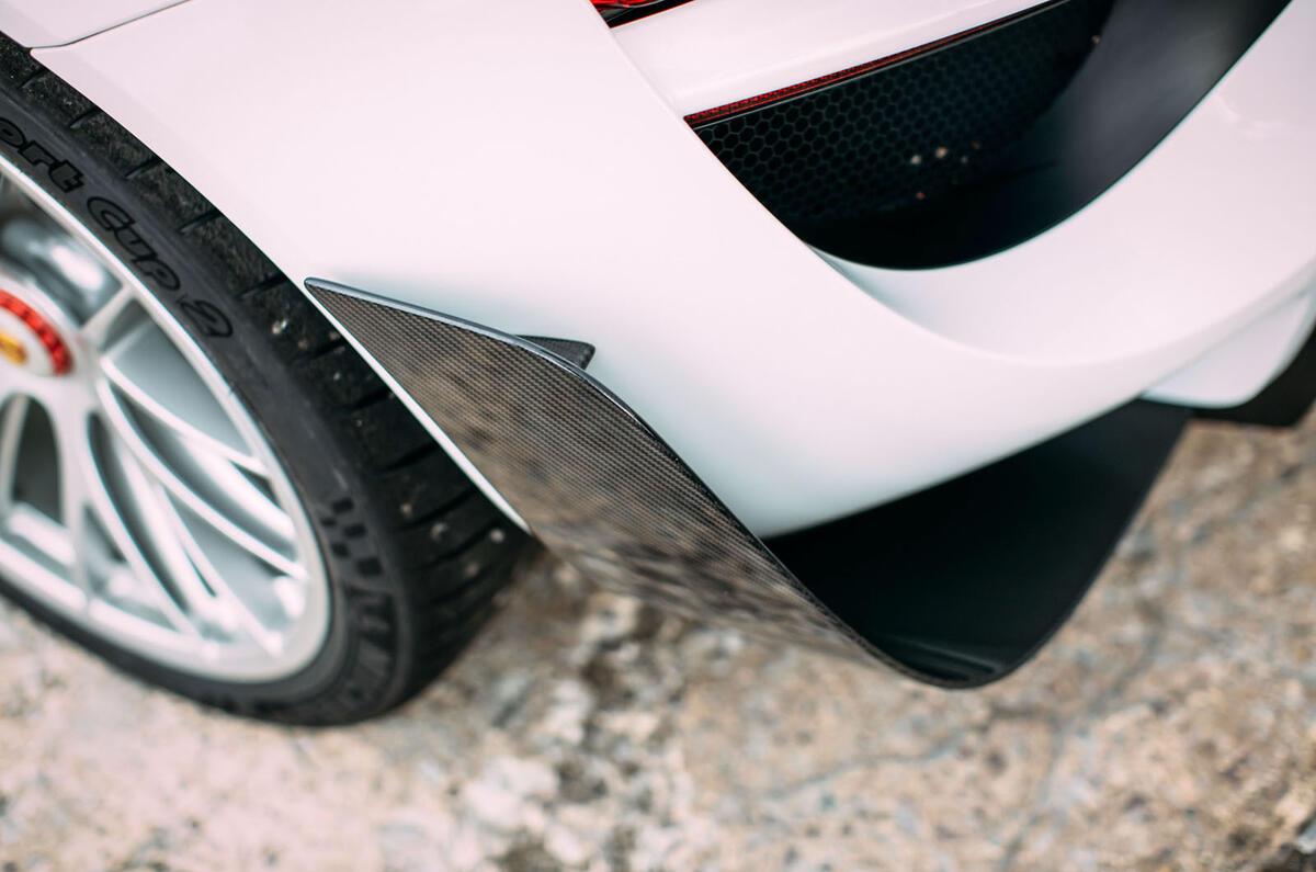 Porsche 918 Spyder Porsche 918 Spyder rear aeroblades