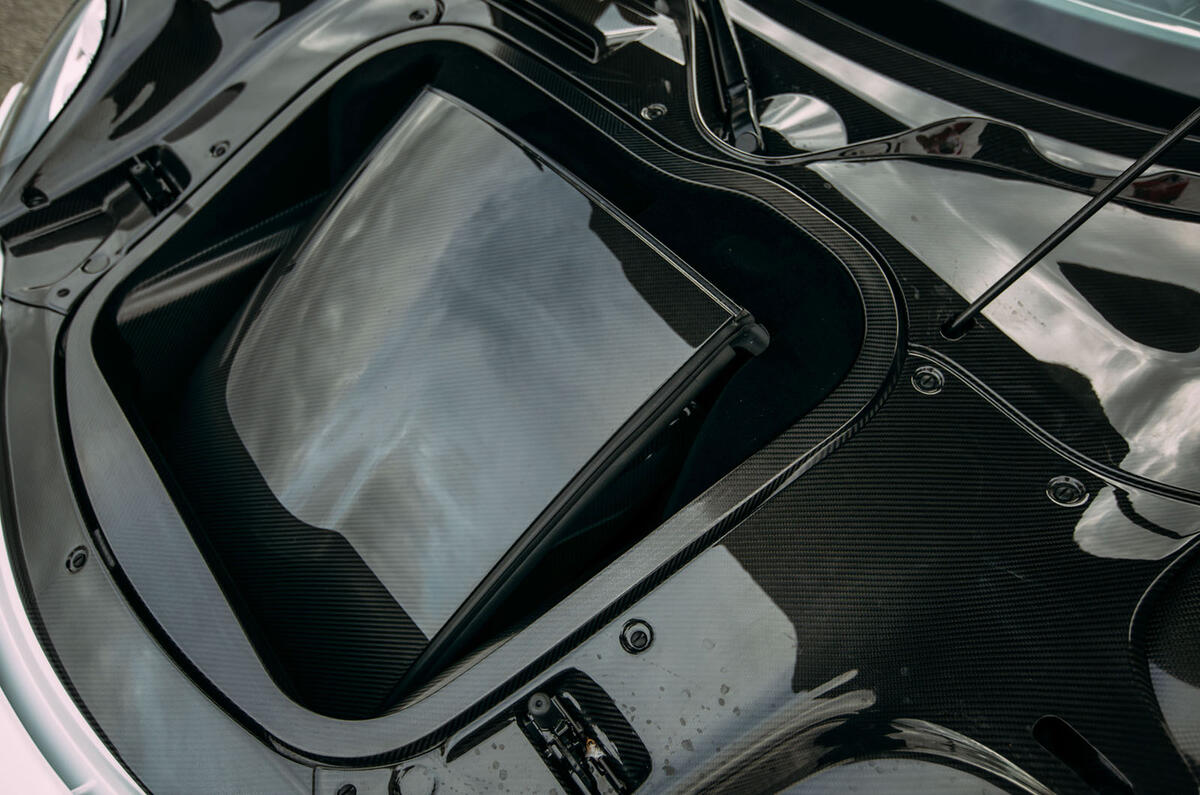 Porsche 918 Spyder Porsche 918 Spyder Targa roof