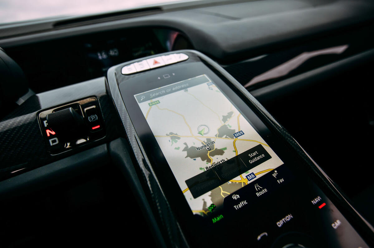 Porsche 918 Spyder Porsche 918 Spyder sat nav
