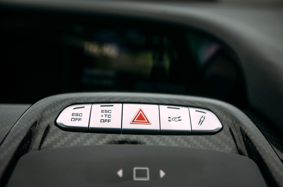 Porsche 918 Spyder Porsche 918 Spyder dynamic controls